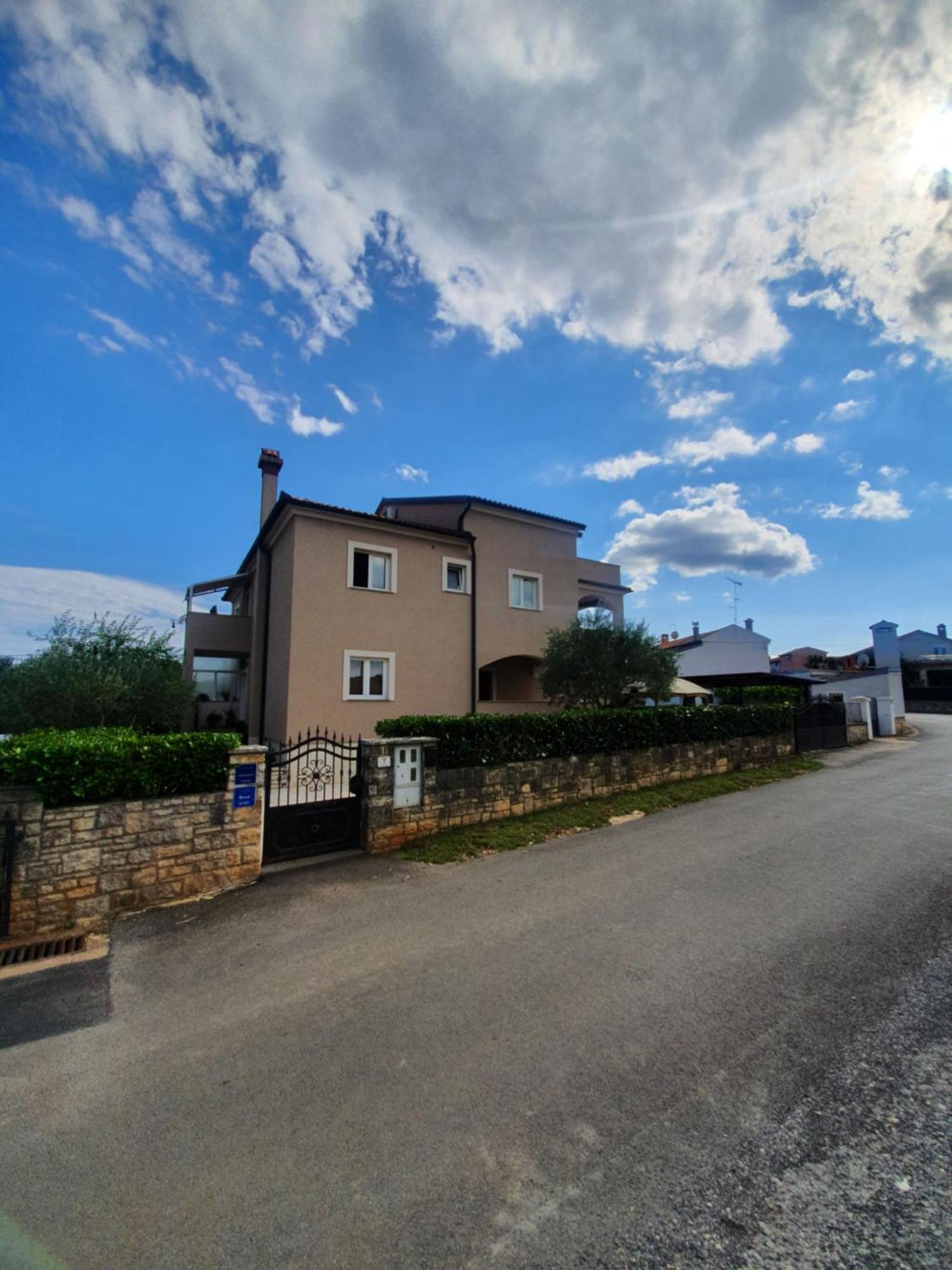 Apartment And Room Marlen Rovinjsko Selo Dış mekan fotoğraf